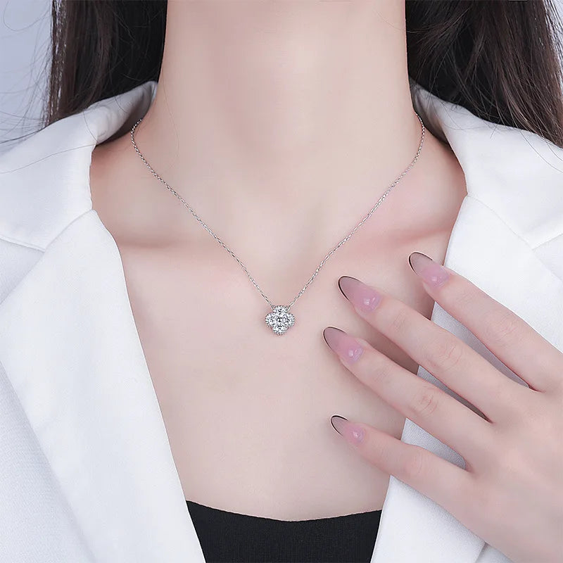 Lnkry 3mm 0.1ct モアサナイト ネックレス GRA 925 スターリングシルバー ラッキークローバー フラワー ペンダント ネックレス レディース 2025 ホットジュエリー