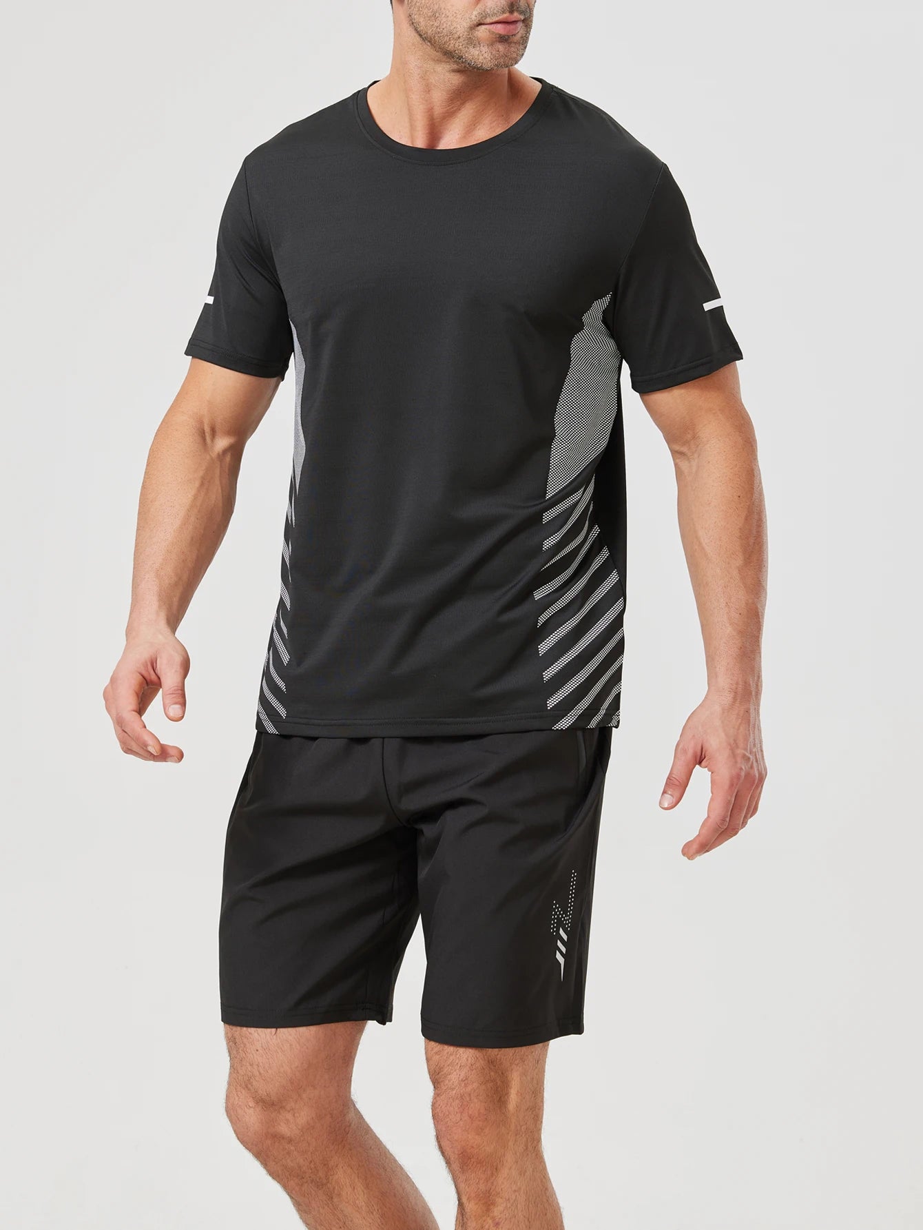 [USAサイズ] 2025年夏 ブラック トラックスーツ メンズ セット 袖 Tシャツ + ショーツ スポーツウェア ブランド スポーツスーツ オーバーサイズ 3XL