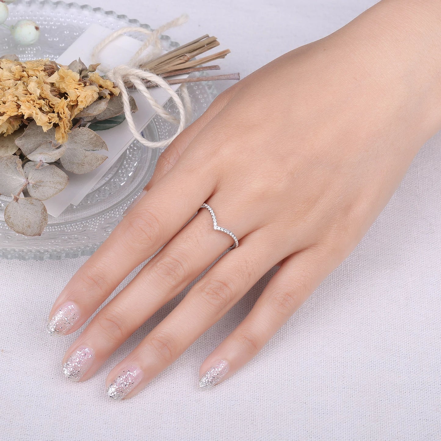 JewelryPalace モアサナイト Dカラー ラウンドカット 925スターリングシルバー V字型 重ね付け可能 ウェディングリング レディース イエロー ローズゴールドメッキ