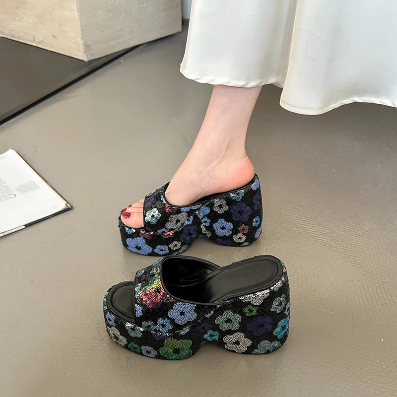 Slippers Women Summer On A Wedge Luxury Slides Shoes Flower Platform Pantofle Designer 2025 Floral Bling Fashion Shoes Woman's S
