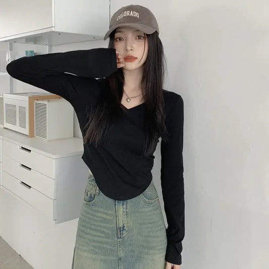 Black Clothing 2024 Top for Women Brown Woman T-shirt Sexy V Neck Tshirt Goth Old Aesthetic Causal 2000s Korea Stylish Kpop Tee