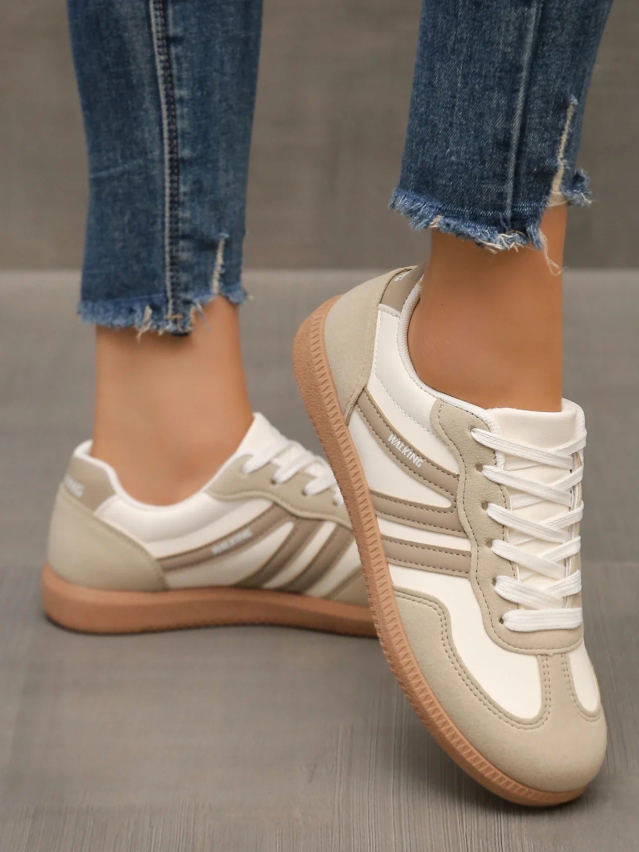 Women Sneakers 2025 Spring New Luxury Flat Loafers Comfortable Slip on Soft Female Sneakers Lightweight Outdoor Shoes for Women