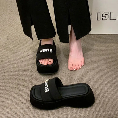 Women's Slippers 2025 New Fashion Comfortable Platform Sandals Concise Outdoor Women‘s Closed Toe Beach Muje Summer Shoes