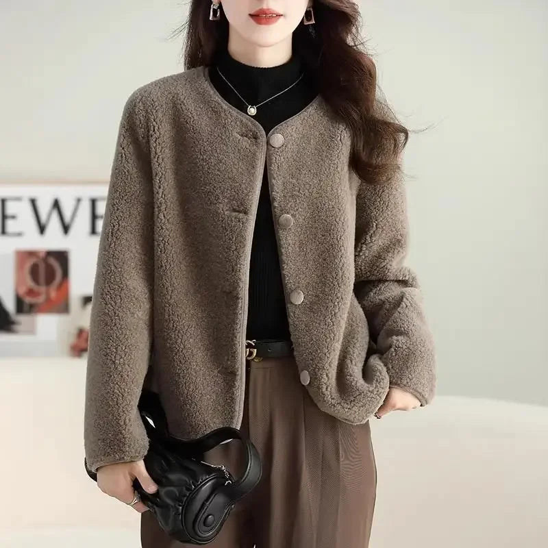 Fleeced Short Jacket for Women Korean Style New Products Demi-season Fashion 2025 Coats Woman Reviews Clothes Great Luxury Cheap