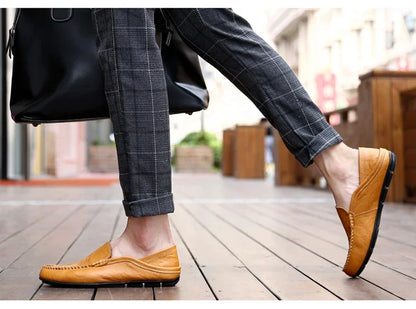 Men Loafers 2024 New Leather Shoes Men‘s Casual Shoes Moccasins Breathable Sneakers Men Driving Shoes Comfort Flats Plus Size 46