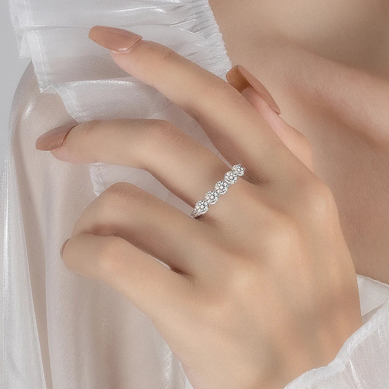 PERFANY 4mm Sparkling Moissanite Ring for Women S925 Pure Silver Certified Diamond Wedding Band Fashion Jewelry