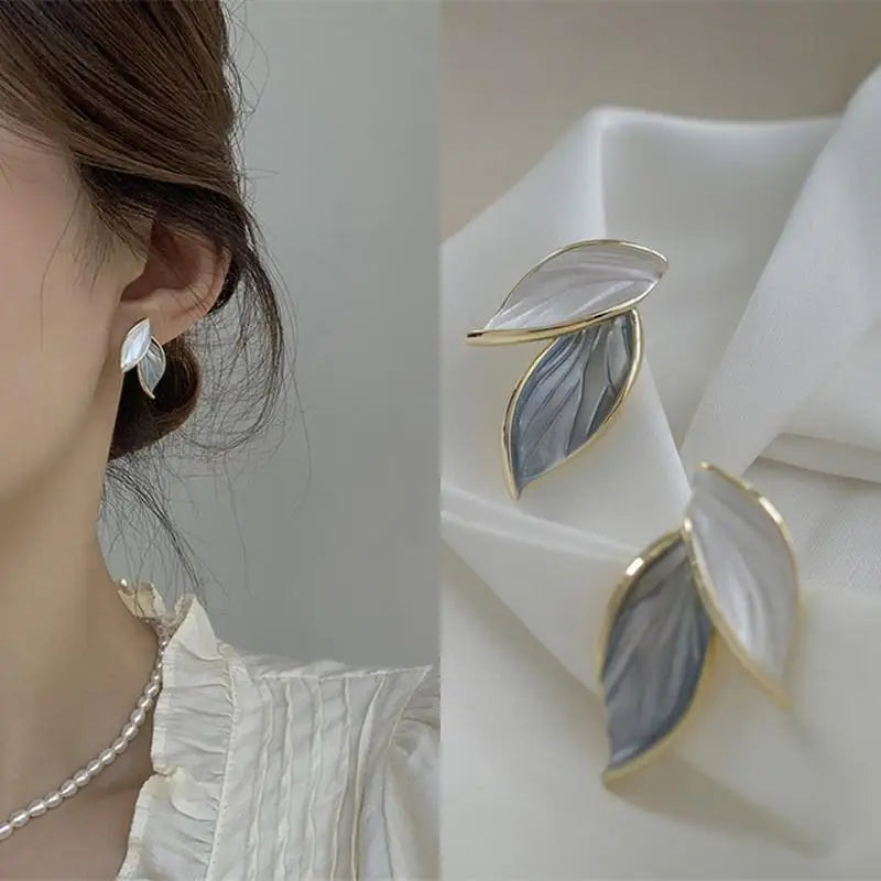 925 Silver Needle Hollow Crystal Swan Earrings For Women Korean Jewelry 2025 Trending New Luxury Animal Pearl Stud Earrings Gift