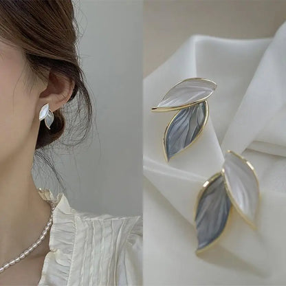 925 Silver Needle Hollow Crystal Swan Earrings For Women Korean Jewelry 2025 Trending New Luxury Animal Pearl Stud Earrings Gift