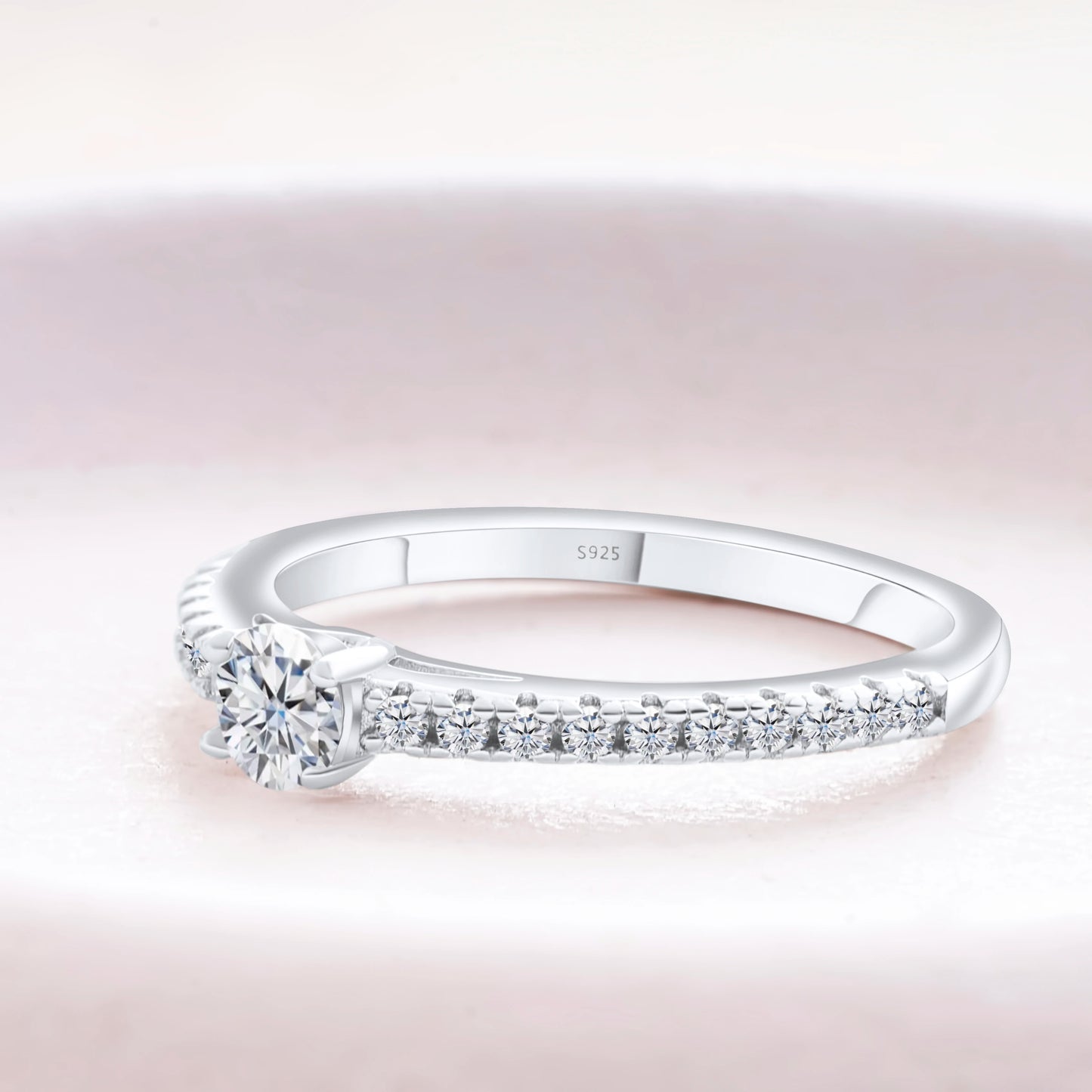 Real 925 Sterling Silver Small Moissnaite Ring For Women Simple Sparkling Round 0.3CT Certificated Lab Diamond Finger Rings