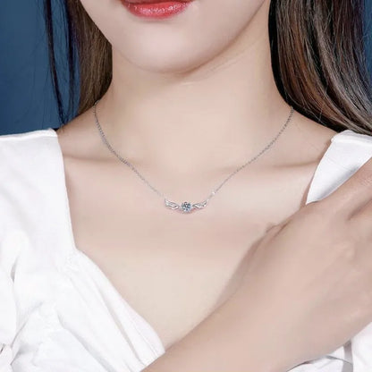 wz031Lefei ファッション ラグジュアリー トレンディ シンプル クラシック 0.5CT モアサナイト アングルウィング ネックレス レディース 925 スターリングシルバー パーティージュエリー