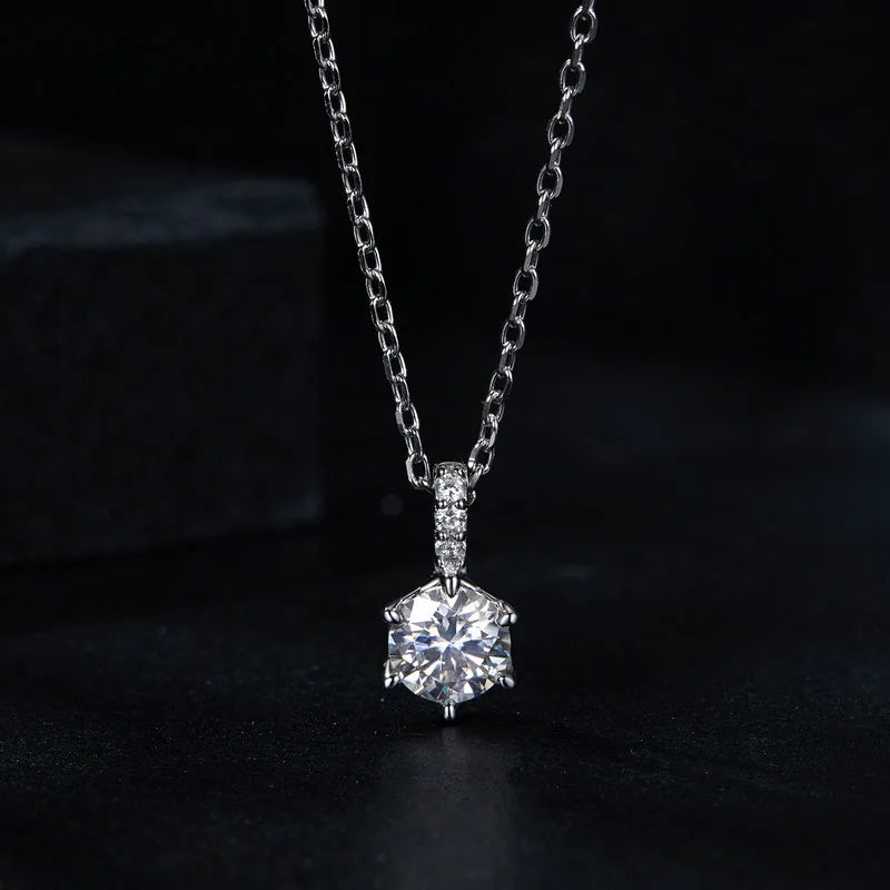 Bamoer U 0.5/1CT Moissanite Pendant Necklace 6 Prongs Round Cut VVS1 Lab Diamond Neck Chain For Women Engagement Jewelry Gift