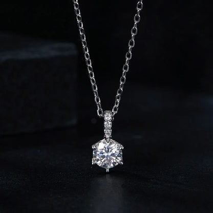 Bamoer U 0.5/1CT Moissanite Pendant Necklace 6 Prongs Round Cut VVS1 Lab Diamond Neck Chain For Women Engagement Jewelry Gift