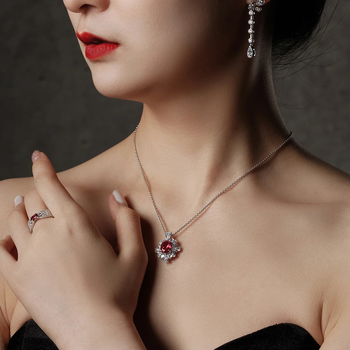 2.5ct 5A ラボグロウンルビー ネックレス レディース用 レッドダイヤモンド 925シルバープレート 18kゴールドネックレス