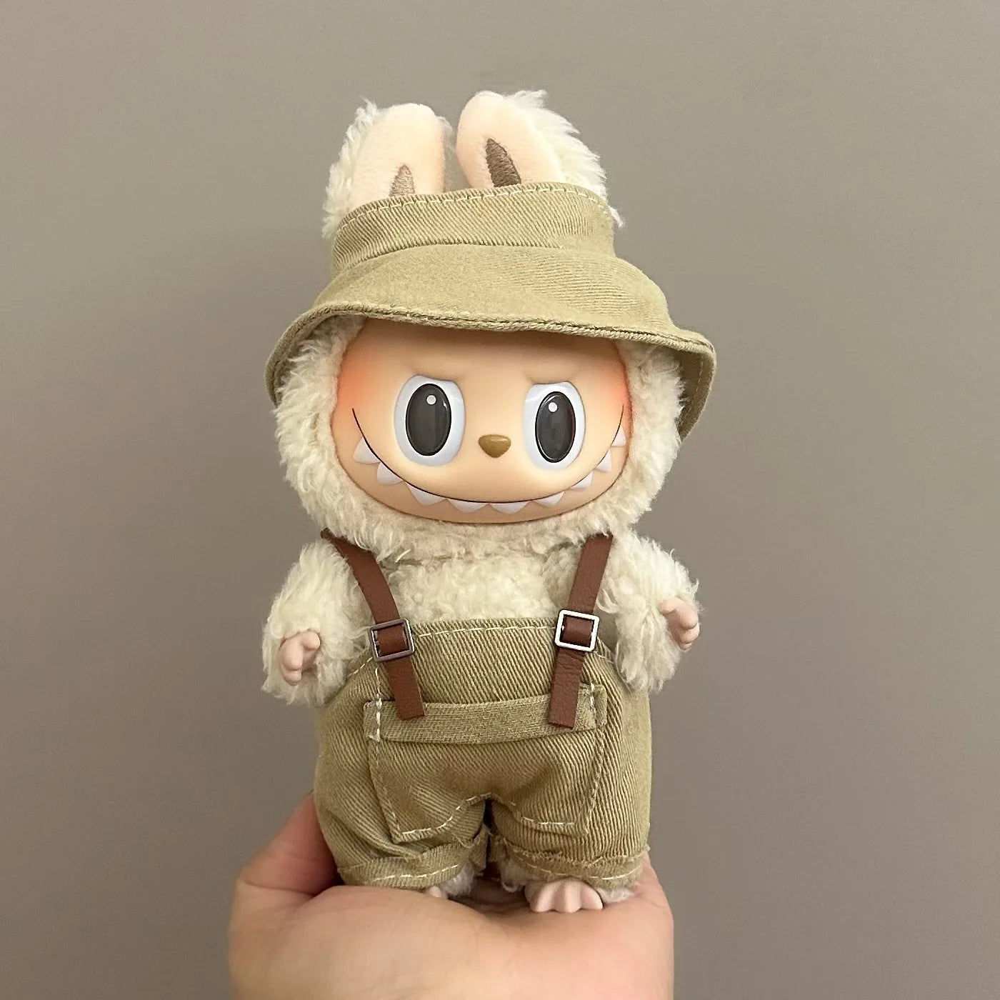 Labubuドール17cmぬいぐるみ用の服だけ 可愛いオーバーオールセット 夏のクールトレンド ファッション ソフトファブリック カラフルドレススーツ