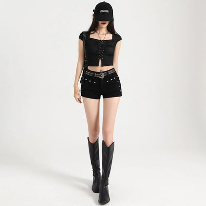 夏のY2Kセクシー ローウエスト ミニデニムショーツ レディース ヴィンテージ 韓国風 人気 ガールズ 軽いストレッチ ストリートウェア ゴシック リベット ブラックジーンズ