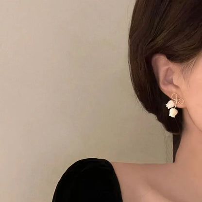925 Silver Needle Korean Fashion Bowknot Tulip Earrings For Women Jewelry 2025 Trending New Women's White Flower Earrings Brinco
