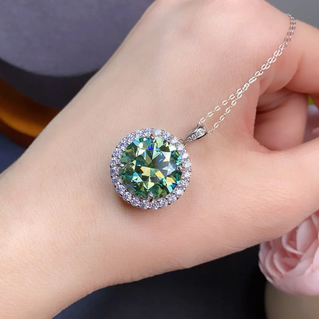 10ct Green Moissanite Pendant Necklace, Colored Diamond Crown Design, Fashion Minimalist Collarbone Chain