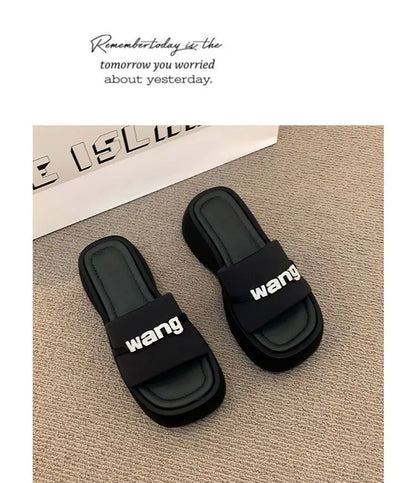 Women's Slippers 2025 New Fashion Comfortable Platform Sandals Concise Outdoor Women‘s Closed Toe Beach Muje Summer Shoes
