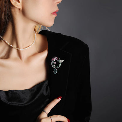 Exquisite Zircon Hummingbird Brooches Temperament Colored Flower Pins and Broche for Woman Man Suit Coat  Accessories