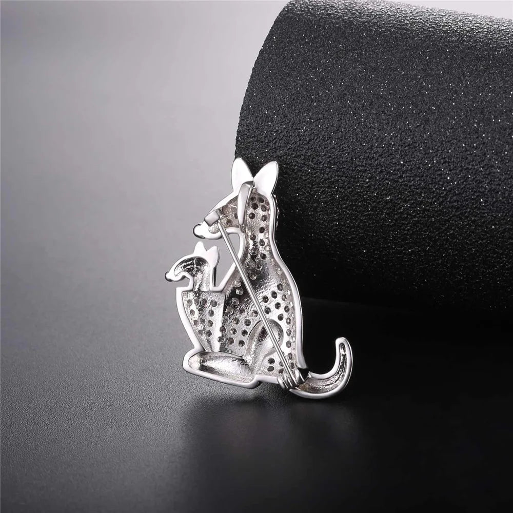 Clear White CZ Kangaroo Mother and Child Brooches Pin for Woman Cubic Zirconia Pave Setting Luxury Style Jewelry Gift for Her